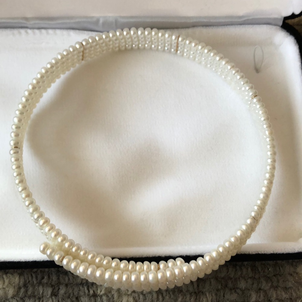 Elegant Pearl Choker Necklace - Picture 2 of 6